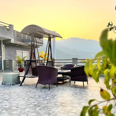 Hotel Mount View Pokhara Extérieur photo