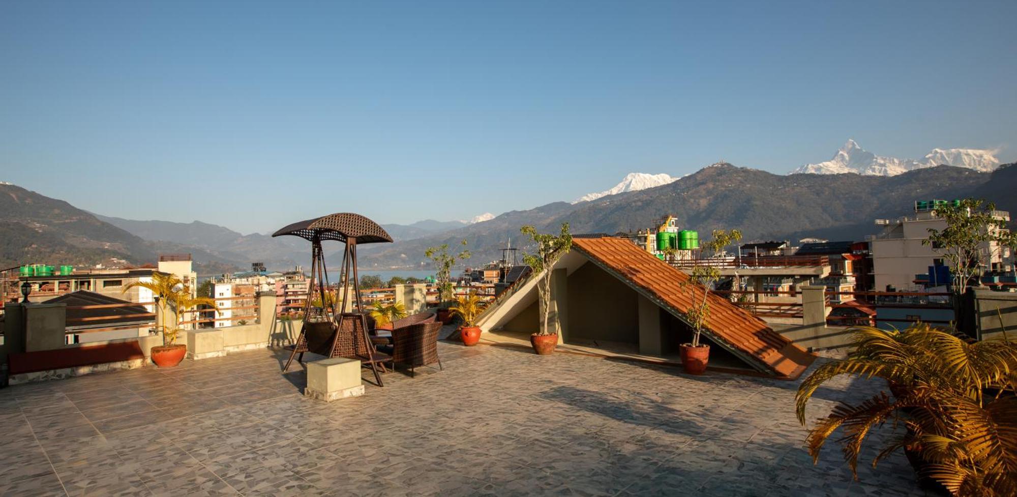 Hotel Mount View Pokhara Extérieur photo