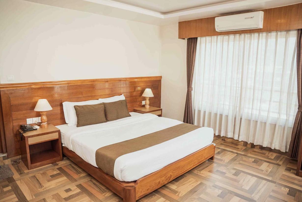 Hotel Mount View Pokhara Extérieur photo