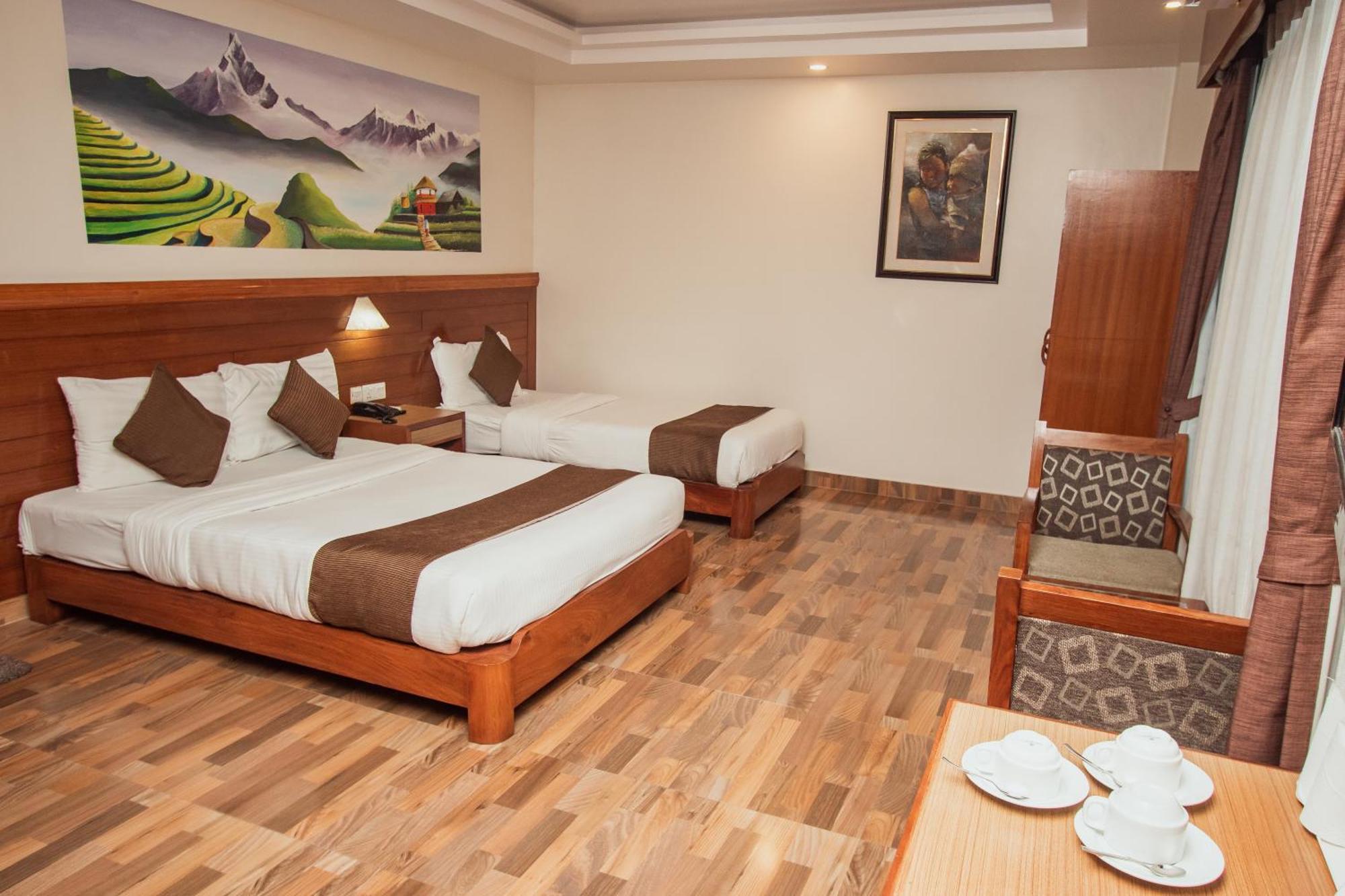 Hotel Mount View Pokhara Extérieur photo