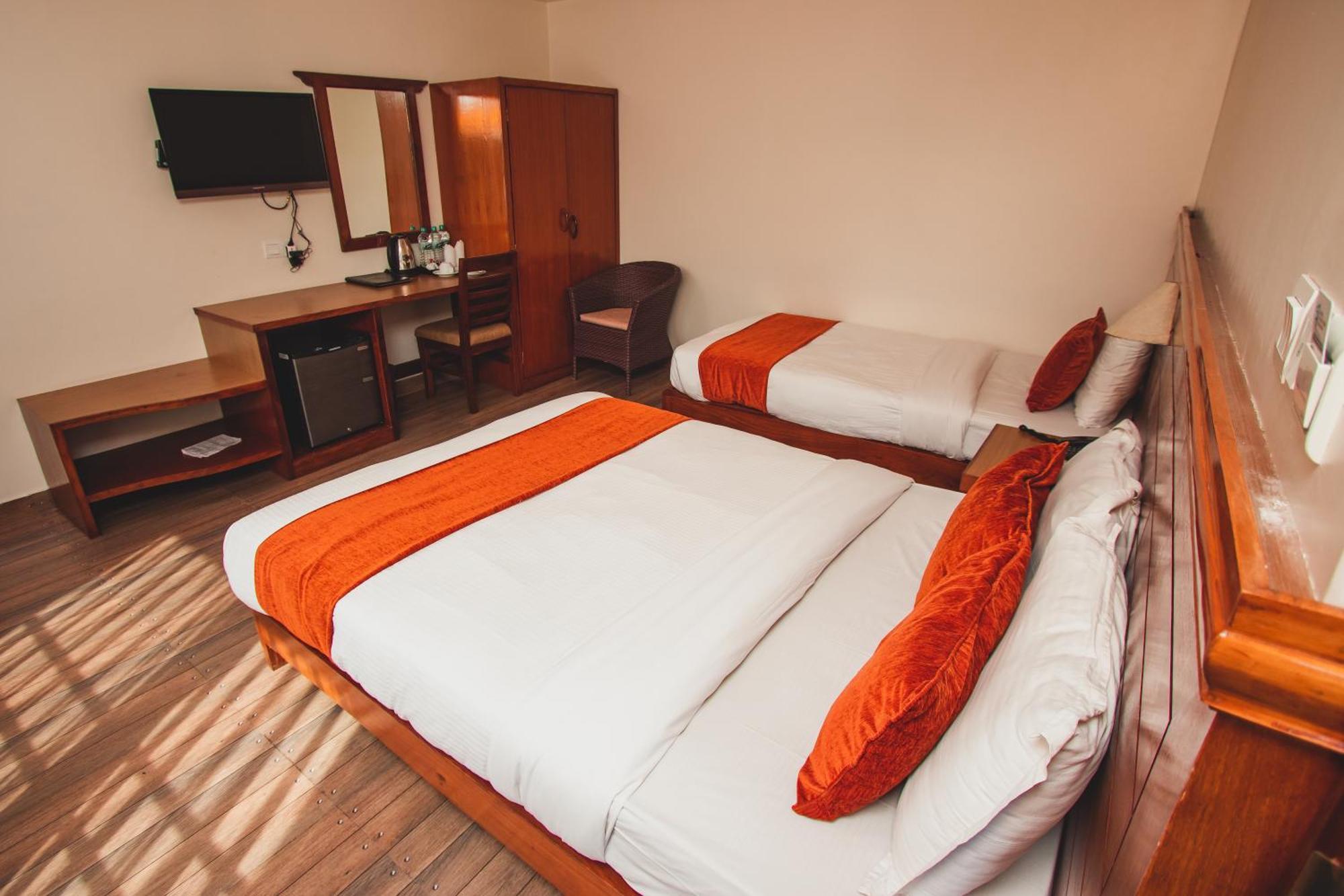 Hotel Mount View Pokhara Extérieur photo